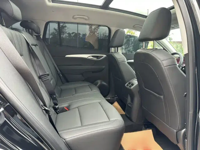 Buick Envision Plus — Фото автомобиля 13