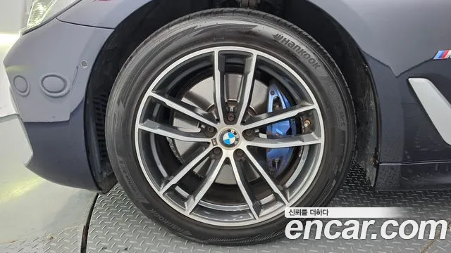 BMW 5 Series G30 — Фото автомобиля 5