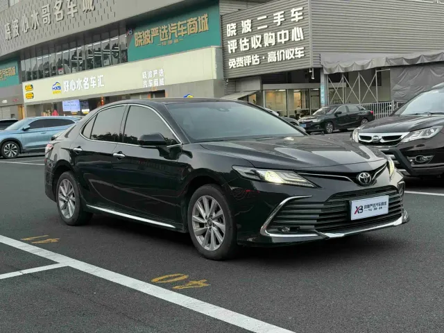 Toyota Camry — Фото автомобиля 3