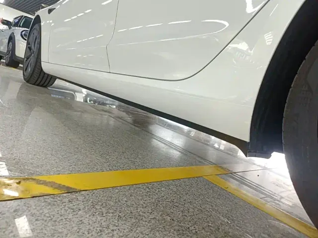 Tesla Model 3 — Фото автомобиля 21