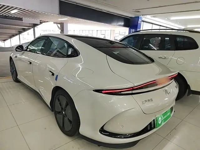 IM Motors L6 — Фото автомобиля 4