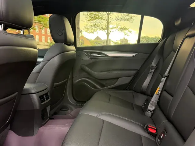 Cadillac CT5 — Фото автомобиля 9