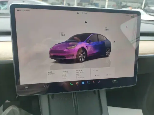 Tesla Model Y — Фото автомобиля 11