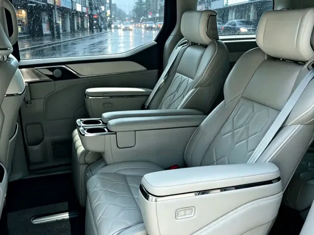 Volvo EM90 — Фото автомобиля 6