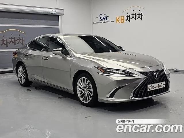 Lexus ES — Фото автомобиля 3