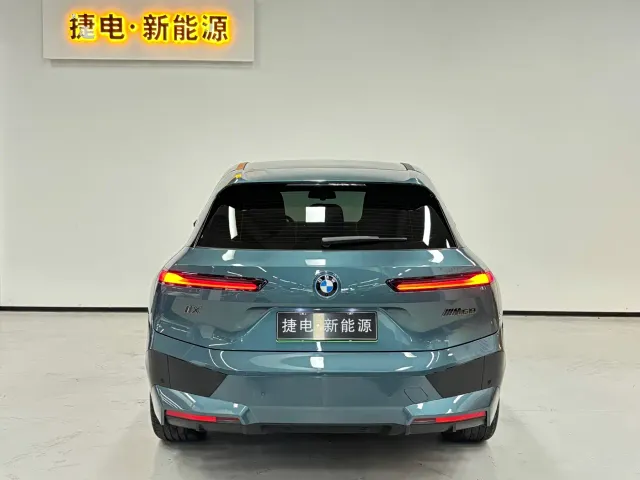 BMW iX M60 — Фото автомобиля 13