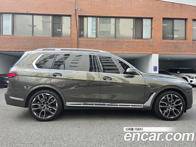 BMW X7 xDrive 40d M Sport 7 мест — Фото автомобиля 5