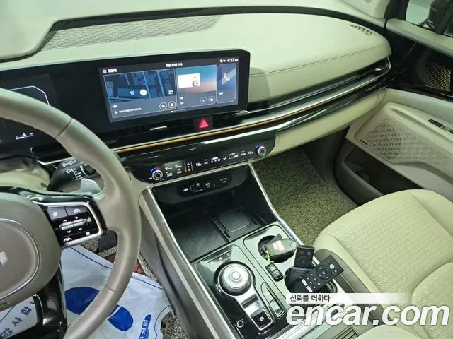 Kia Carnival Generation 4 — Фото автомобиля 10