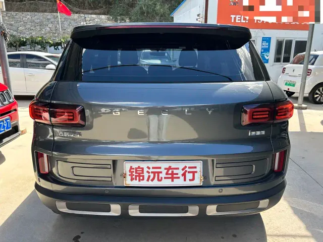 Geely ICON — Фото автомобиля 8