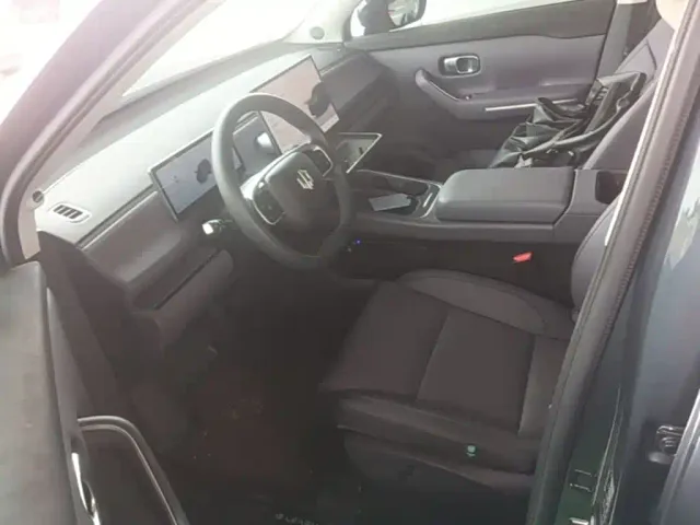 Leapmotor C10 — Фото автомобиля 14