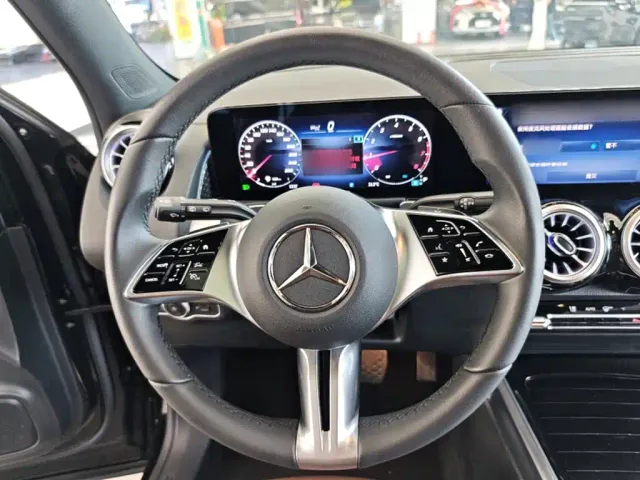 Mercedes-Benz GLB-Class — Фото автомобиля 16