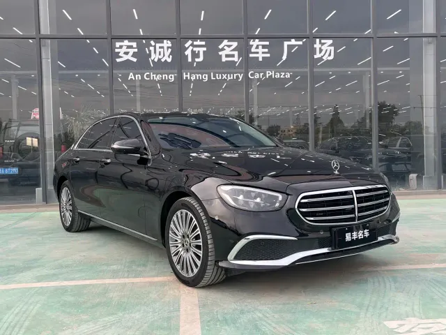 Mercedes-Benz E-Class — Фото автомобиля 3