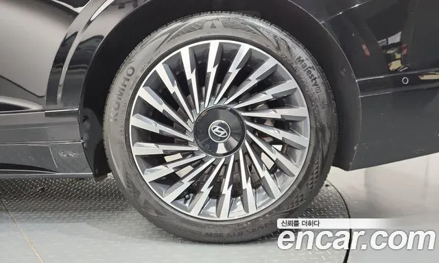 Hyundai Grandeur GN7 — Фото автомобиля 6