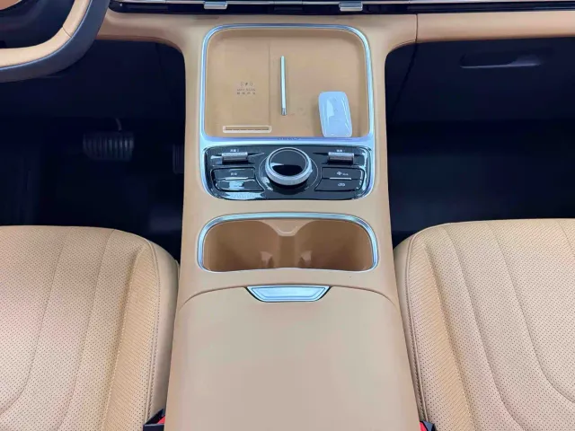 Geely Galaxy Galaxy Starship 7 EM-i 2025 120km Navigation Edition — Фото автомобиля 25