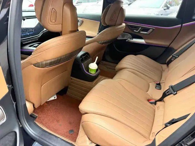 Mercedes-Benz E-Class — Фото автомобиля 5