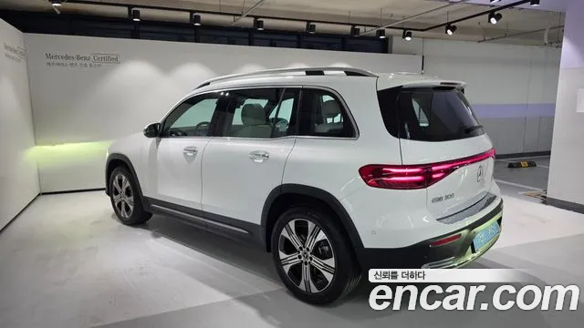 Mercedes-Benz EQB X243 — Фото автомобиля 3