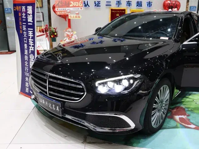 Mercedes-Benz E-Class — Фото автомобиля 23