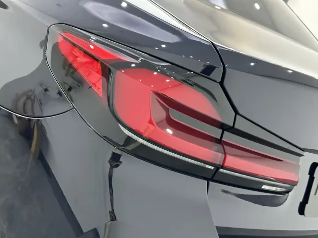 BMW 5 Series — Фото автомобиля 21