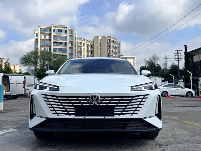 Changan Eado — Фото автомобиля 2