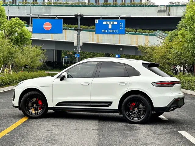 Porsche Macan — Фото автомобиля 10