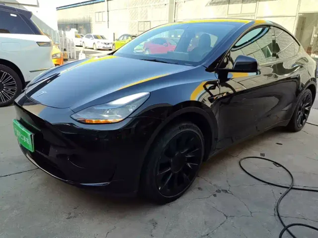 Фотография автомобиля — Tesla Model Y