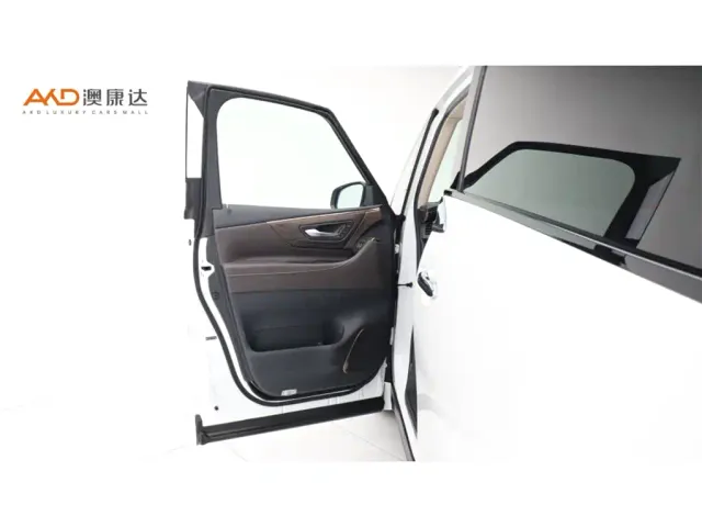 Toyota Alphard — Фото автомобиля 11