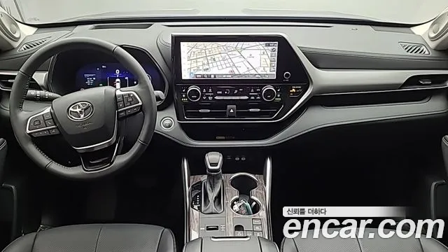 Toyota Highlander — Фото автомобиля 9