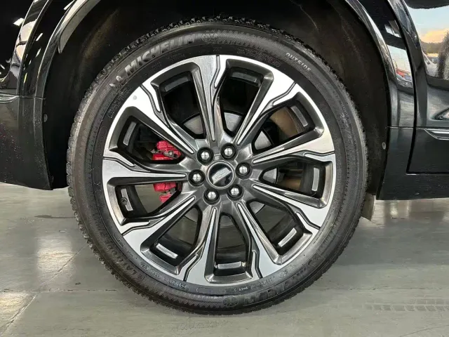 Cadillac XT5 — Фото автомобиля 11