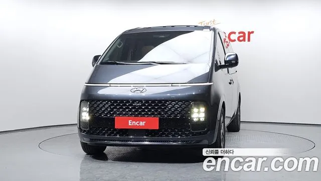 Hyundai Staria Staria L3.5 Lounge 9 мест — Фото автомобиля 3