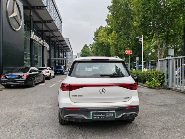 Mercedes-Benz EQB — Фото автомобиля 7