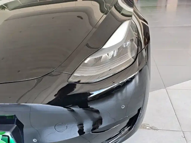 Tesla Model Y — Фото автомобиля 23