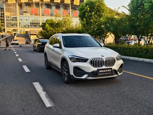 BMW X1 — Фото автомобиля 3