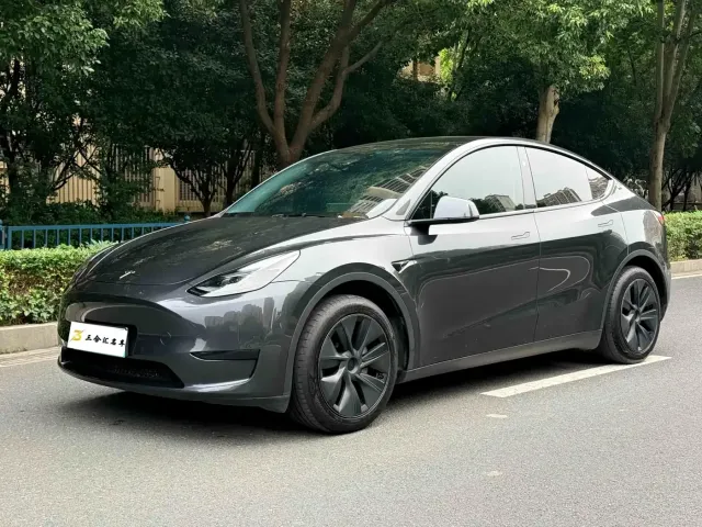 Фотография автомобиля — Tesla Model Y