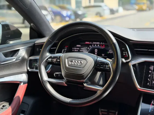 Audi A7L — Фото автомобиля 9