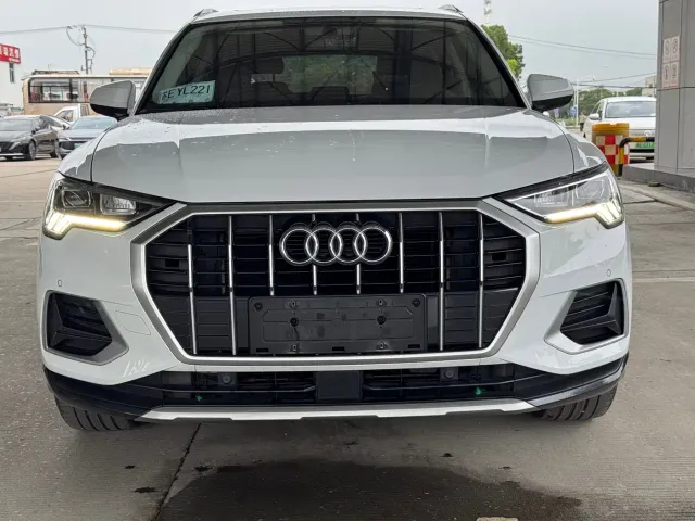 Audi Q3 — Фото автомобиля 2