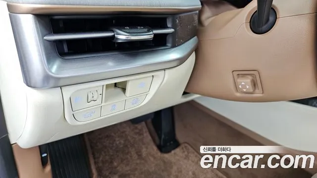 Hyundai Grandeur GN7 — Фото автомобиля 30