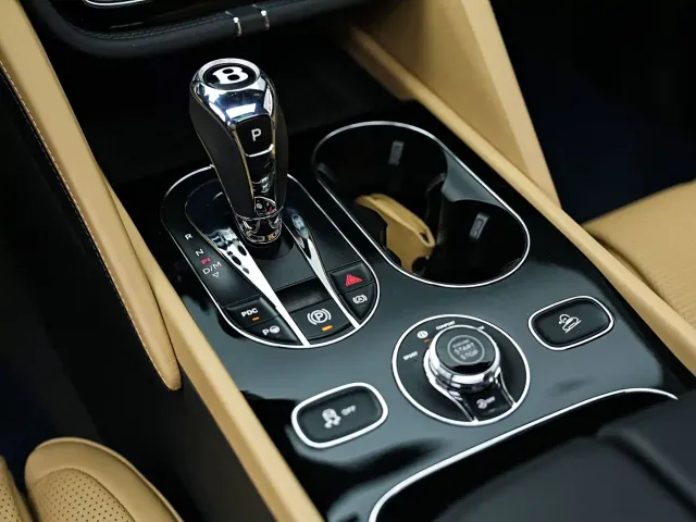 Bentley Bentayga — Фото автомобиля 10