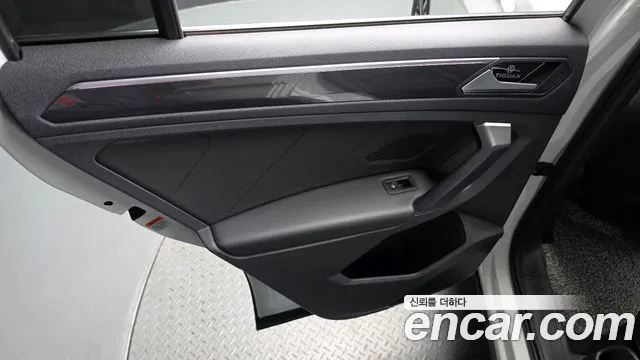 Volkswagen Tiguan — Фото автомобиля 14
