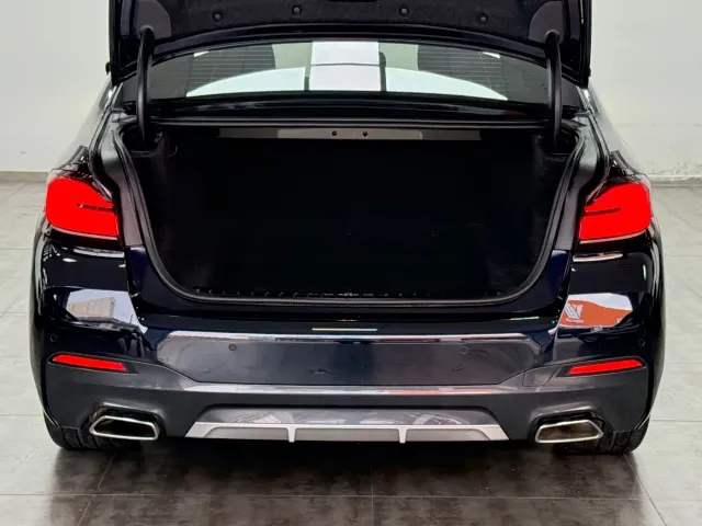 BMW 5 Series — Фото автомобиля 17