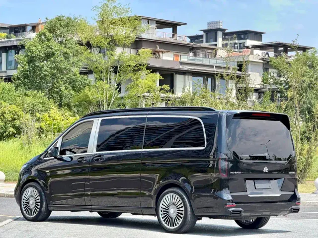 Mercedes-Benz V-Class — Фото автомобиля 6