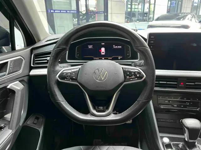 Volkswagen Tiguan L — Фото автомобиля 8