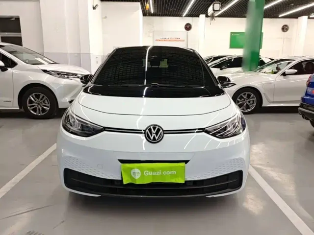 Volkswagen ID.3 — Фото автомобиля 2