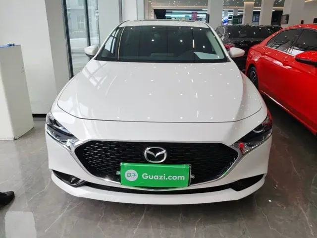 Mazda Axela — Фото автомобиля 2