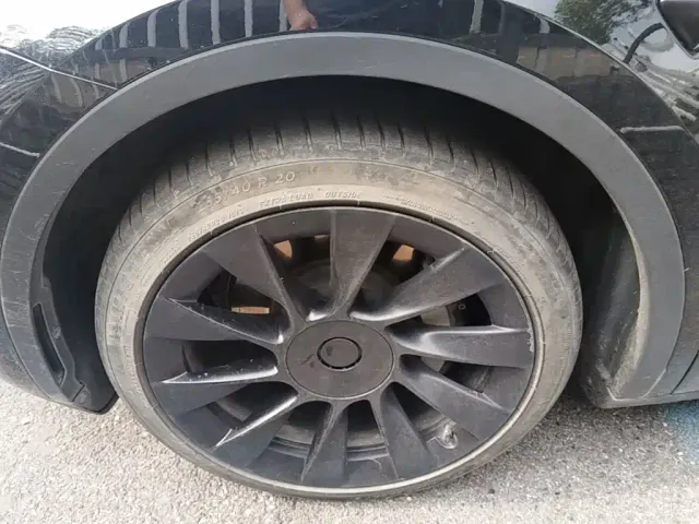 Tesla Model Y — Фото автомобиля 24