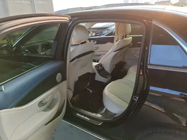 Mercedes-Benz Mercedes-Benz E-Class 2022 E 300 L Fashion — Фото автомобиля 5