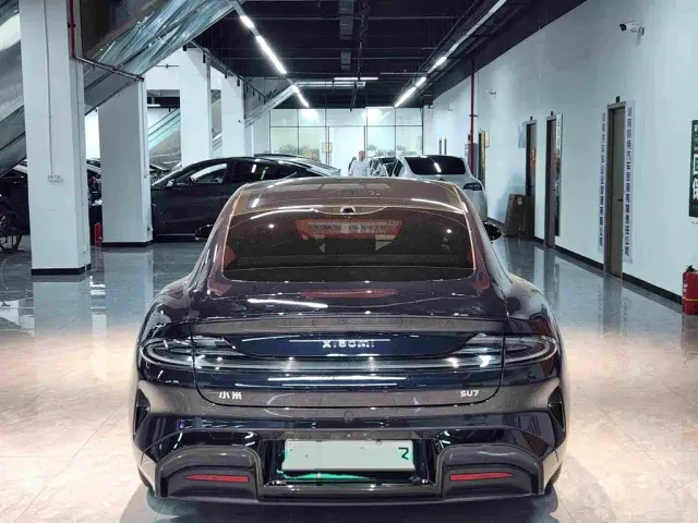 Xiaomi SU7 — Фото автомобиля 10