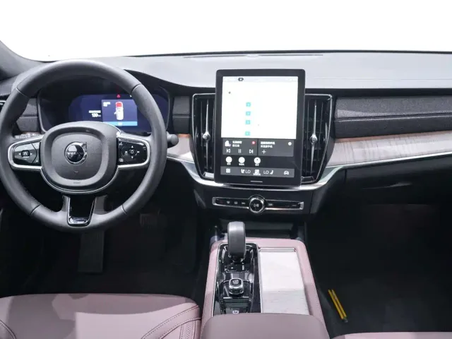 Volvo S90 — Фото автомобиля 13