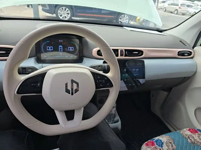 Leapmotor T03 — Фото автомобиля 9