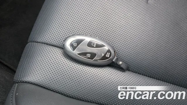 Hyundai Grandeur Grandeur (GN7) 3.5 Бензин 2WD — Фото автомобиля 18