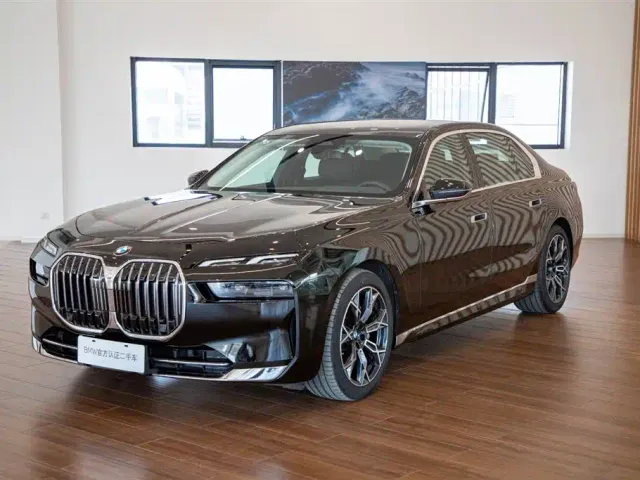 BMW 7 Series — Фото автомобиля 2